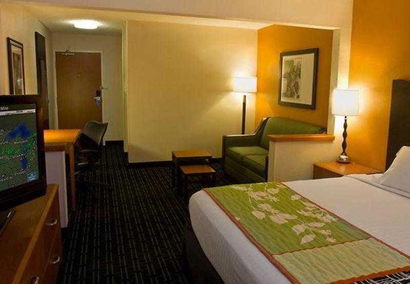 Fairfield Inn & Suites Grand Rapids Habitación foto